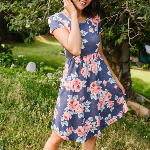Feminine Floral Dress in Pink - Picture 11 of 11
